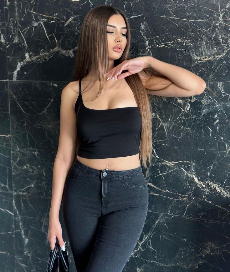 Avcılar Escort | Hızlı ve Güvenilir Escort Hizmeti 1 Avcılar sahil ve modern rezidans manzarası